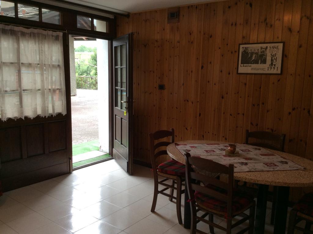 B&B La Vieille Meison De Pappa Sarre Bilik gambar