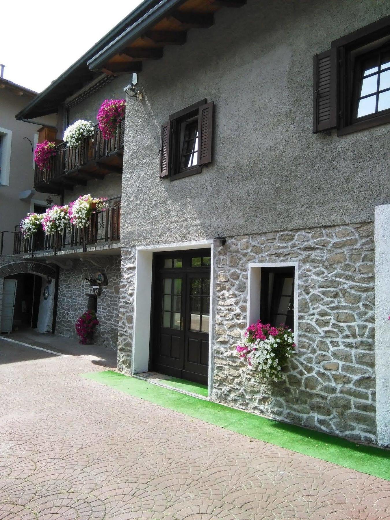 B&B La Vieille Meison De Pappa Sarre Luaran gambar